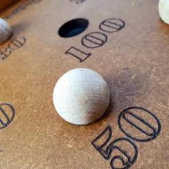 Billard japonais familial : l’indémodable jouet en bois des années 1900