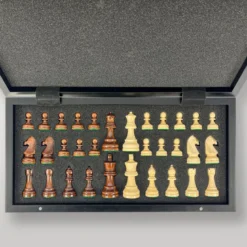 Jeu d’Échecs en Bois Marqueté – L’Élégance au Meilleur Prix