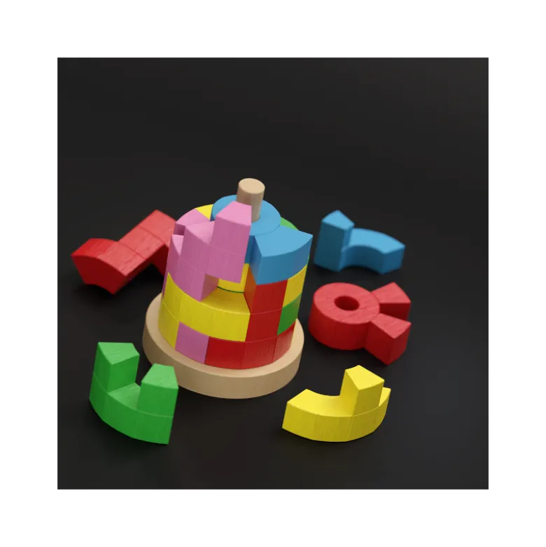 Katamino tower: le jeu de société en bois aux multiples variantes.