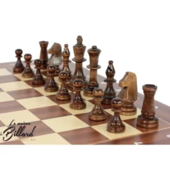 Le jeu d'échecs en bois version luxe